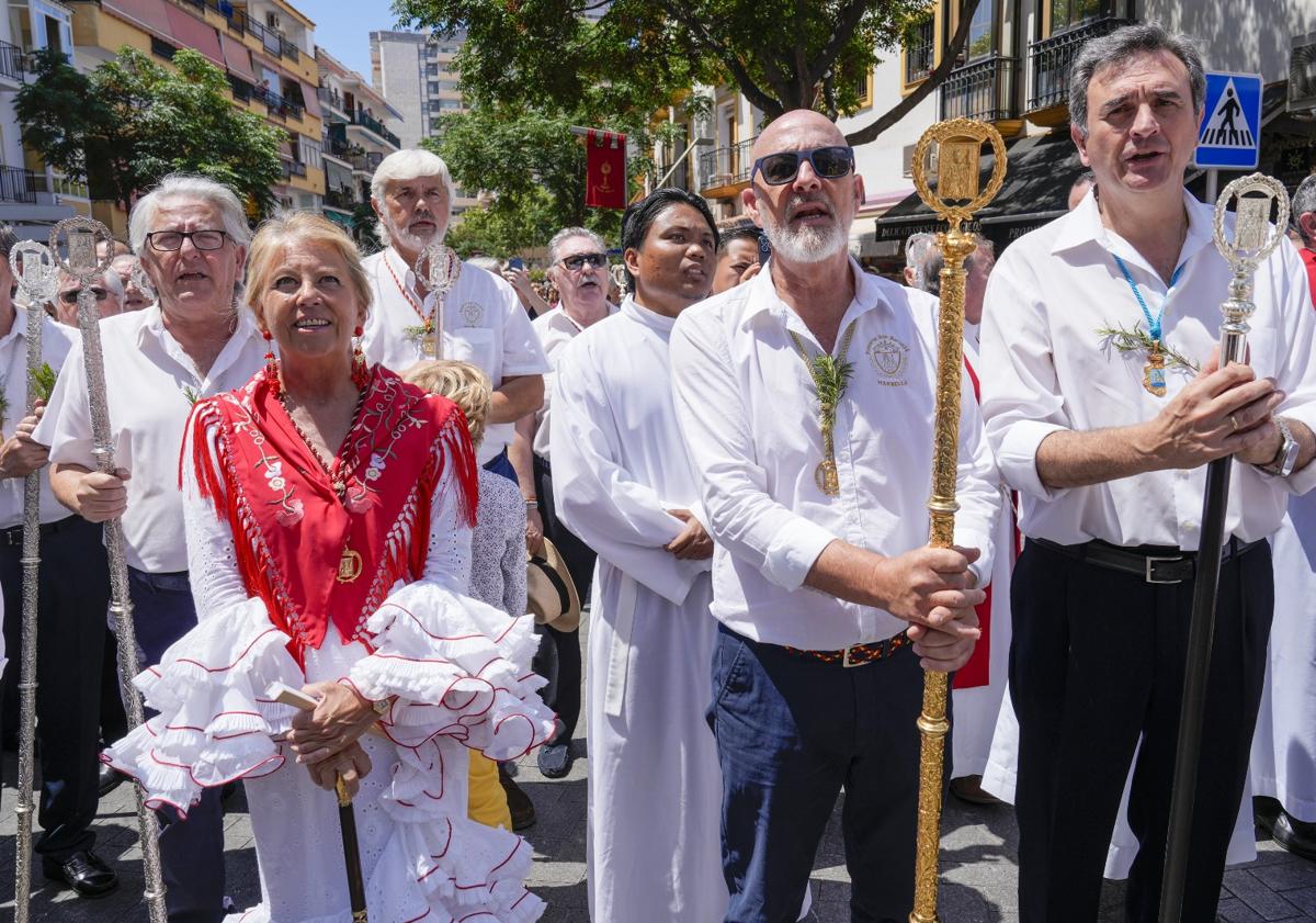 Imagen principal - Marbella sale a la calle en el Día Grande del patrón San Bernabé