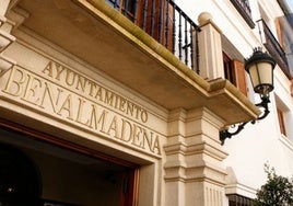 Fachada del Ayuntamiento de Benalmádena.