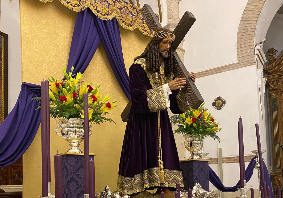 El Nazareno de Palma Burgos, en su altar efímero.