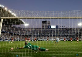 Roberto consiguió de esta forma su segundo y del Málaga en La Rosaleda.