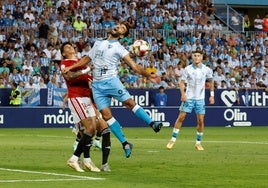 Trigueros derriba a Galilea en el penalti que originó el 2-1.