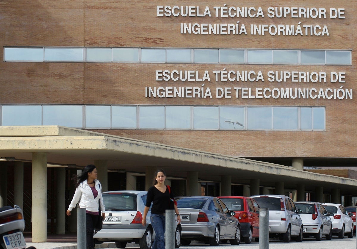 Complejo de las escuelas técnicas de Informática y Telecomunicación, en el campus de Teatinos.