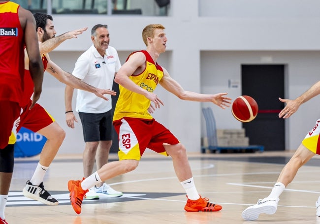 Alberto Díaz, en un entrenamiento reciente con España.