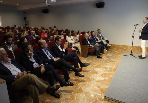 Castillo interviene ante premiados, organizadores, patrocinadores y colaboradores de esta edición en el Museo de la Ciudad de Antequera.