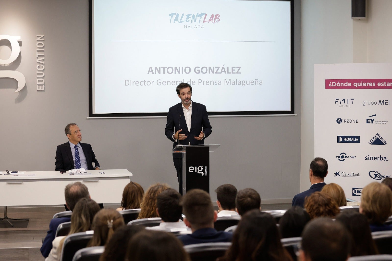 Los nuevos TalentLab reciben sus diplomas y contratos