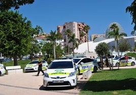 Arrestan a un hombre con un cuchillo oculto tras amenazar de muerte a dos policías en Estepona