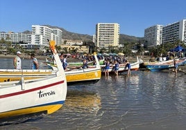 Las jábegas, preparadas para la regata.