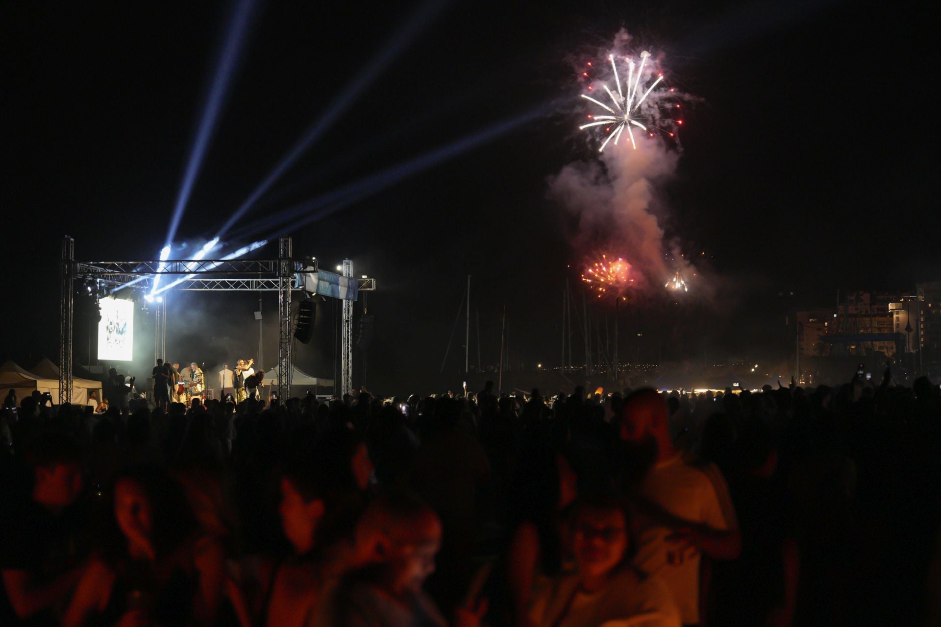 Ambiente en el playa de El Cable, en Marbella