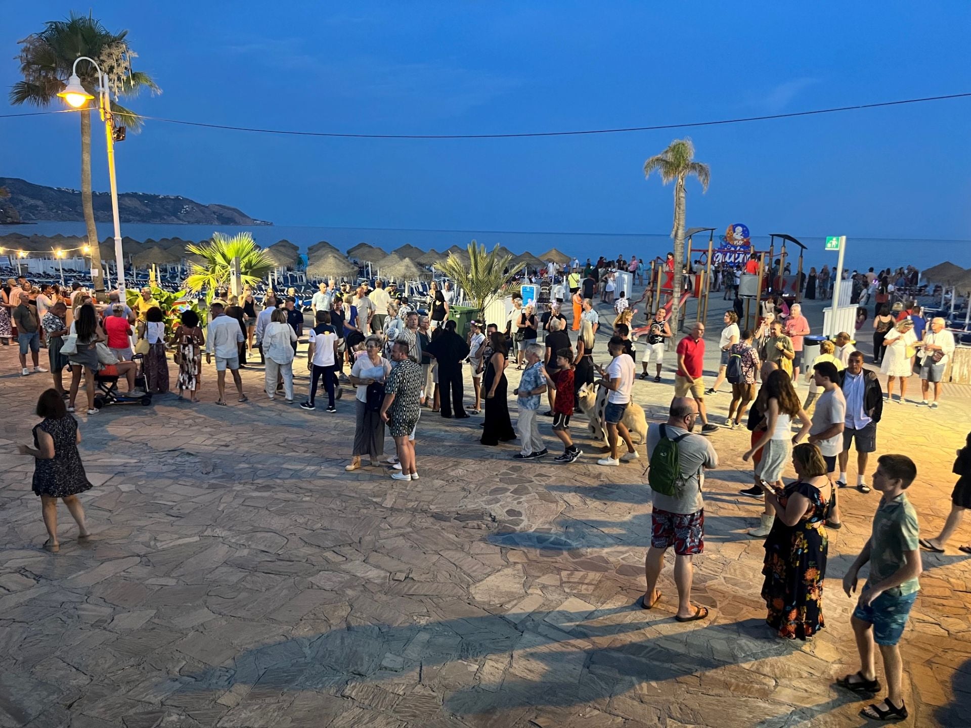 Celebración en la playa de Burriana, en Nerja