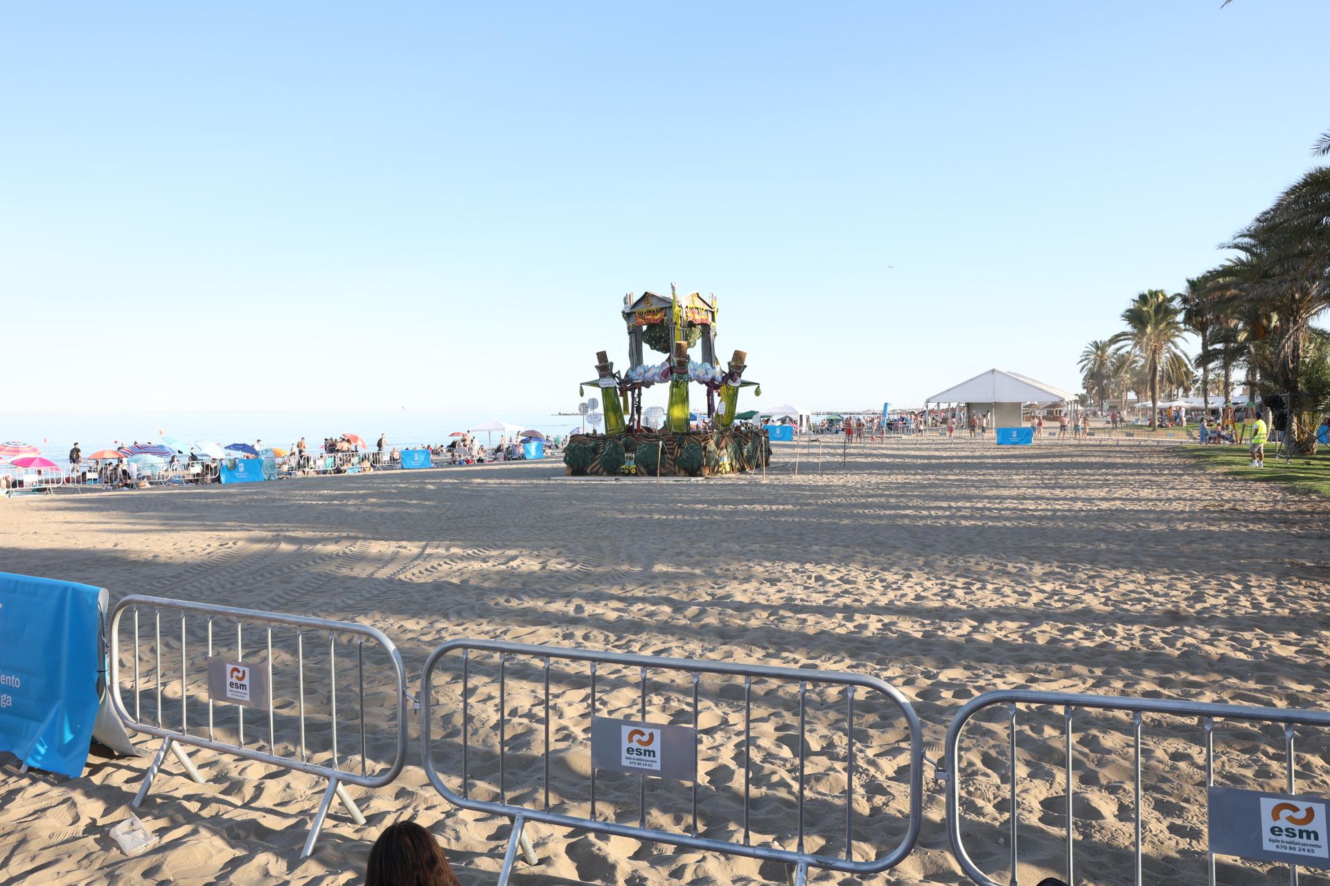 Celebración en las playas de Huelin, con el júa municipal del Ayuntamiento de Málaga