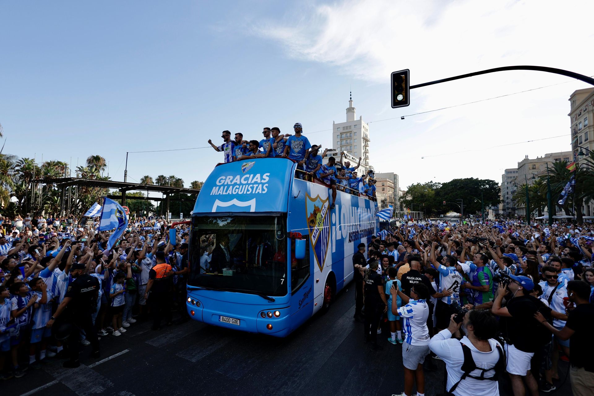 El Málaga, por el Parque y la plaza de la Marina