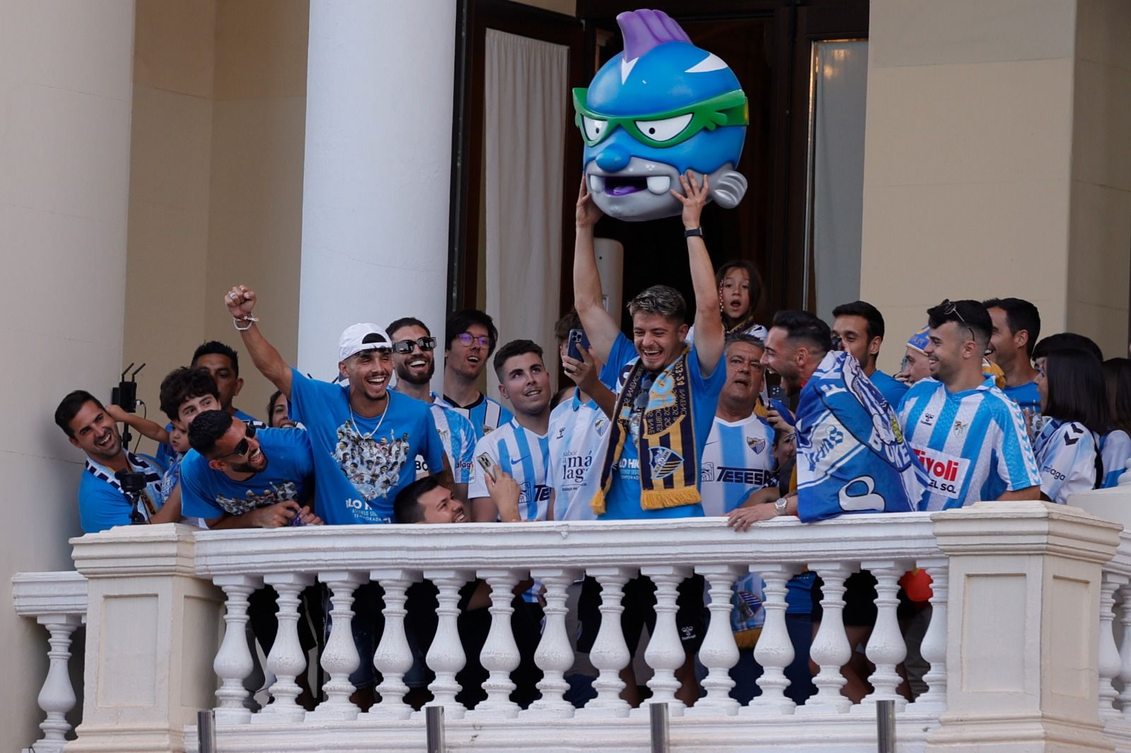 La celebración del ascenso del Málaga en la ciudad, en imágenes