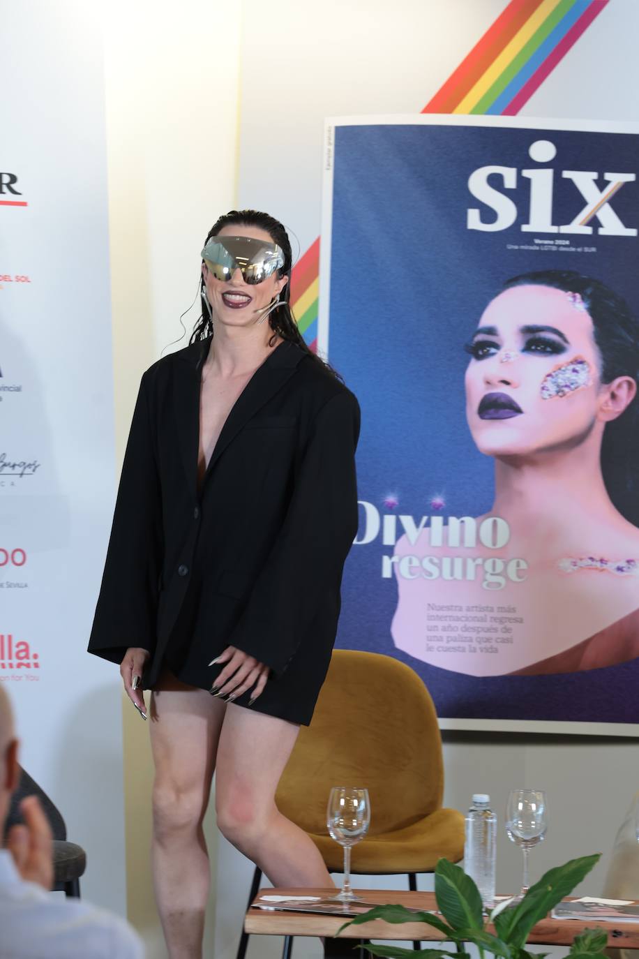 SUR presenta en Sevilla la expansión de la revista SIX