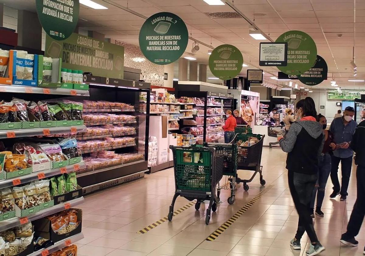 Mercadona oferta distintos puestos de trabajo para sus supermercados de Málaga