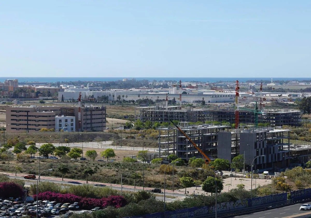 La imagen muestra las 476 VPO que se construyen al oeste del campus de Teatinos, única promoción en estos momentos en la capital.