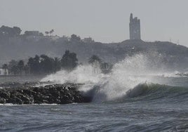 Fuerte viento y oleaje para este sábado en Málaga: Aemet activa el aviso amarillo