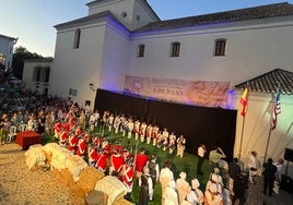 Imagen del ambiente en la plaza de la iglesia de San Jacinto, este sábado.