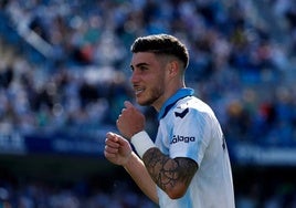 Roberto, celebrando un gol contra el Recreativo de Huelva este pasado curso.