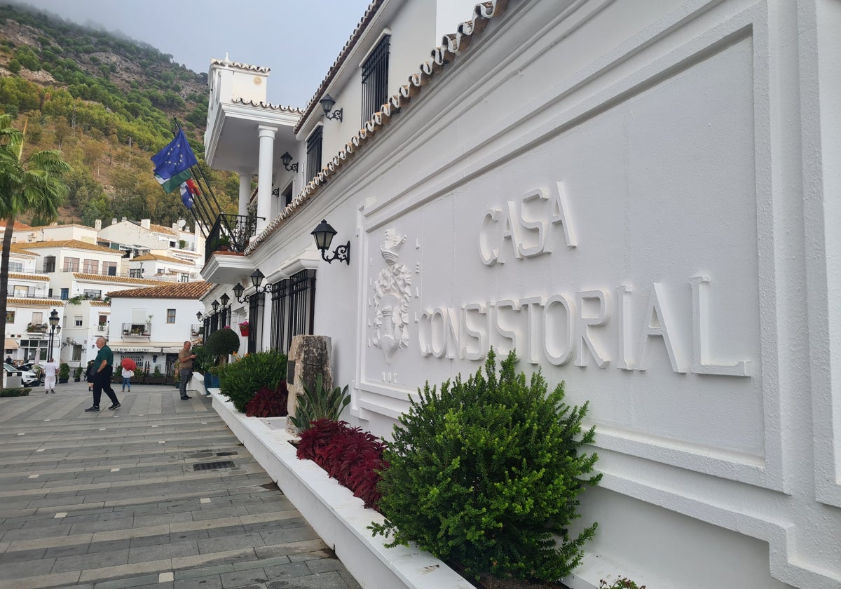 Vista del Ayuntamiento de Mijas.