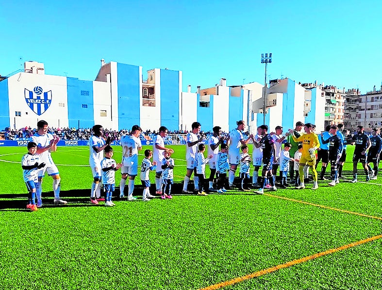 Los jugadores del Vélez antes de un partido de la campaña anterior.