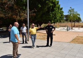 Visita a la zona del Barrio Viejo en la que se habilitarán aparcamientos.