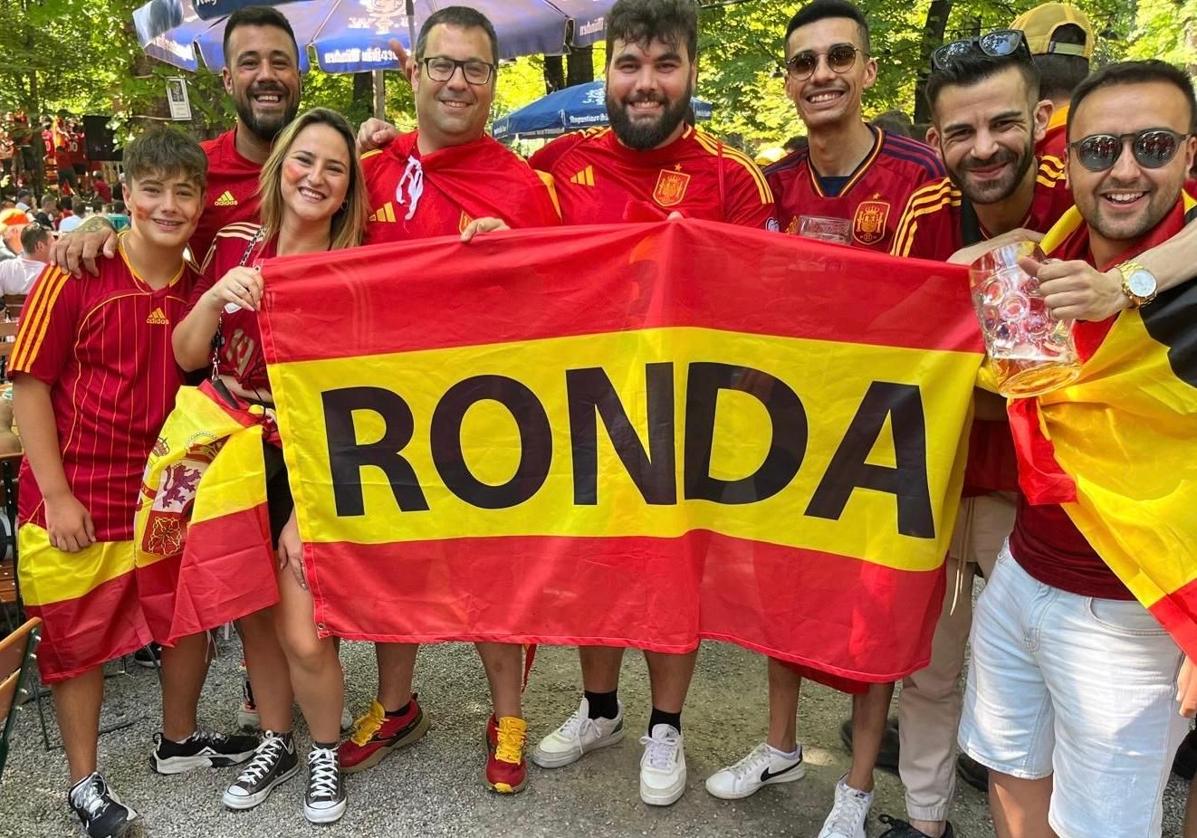 Un grupo de rondeños disfrutaron del encuentro de España contra Francia, en Múnich.