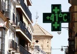 Los termómetros del casco antiguo de Antequera han llegado a marcar 41 grados esta tarde.