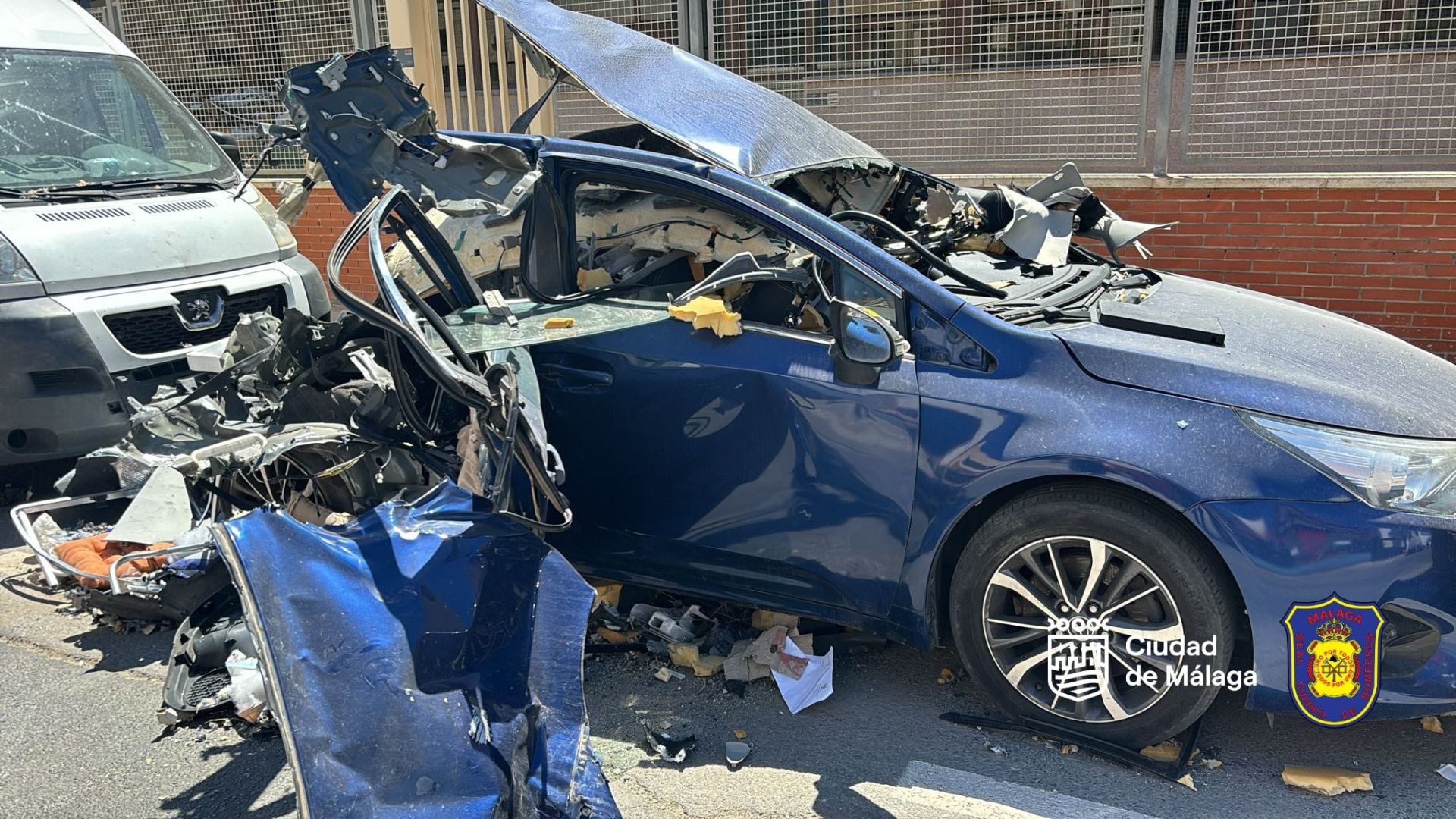 Explosiona una bombona de gas dentro de un coche en Málaga