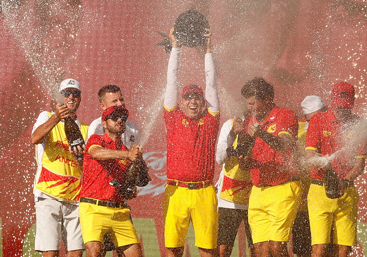 Imagen principal - Épica remontada de Sergio García para llevarse el LIV Golf Andalucía