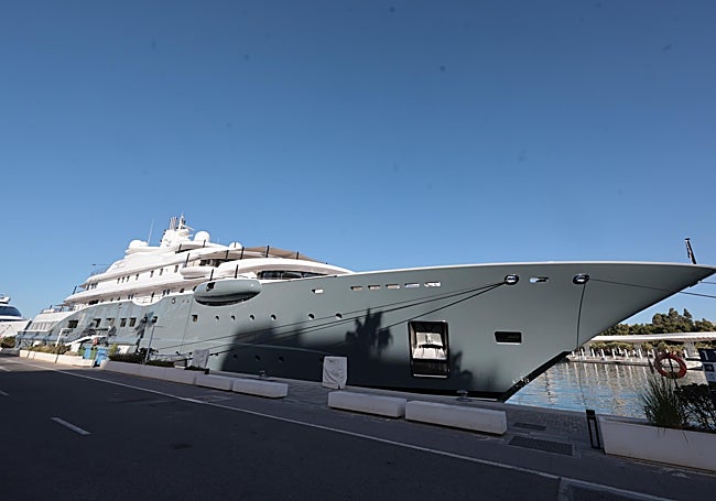 El barco tiene 110 metros de eslora, de los más grandes de su categoría.