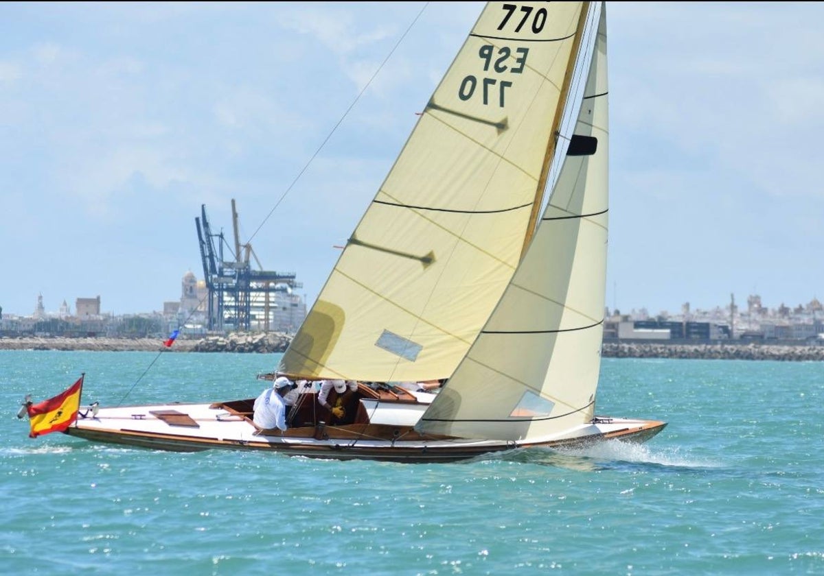 El barco Seventy, con el que han competido este año en Puerto Sherry.