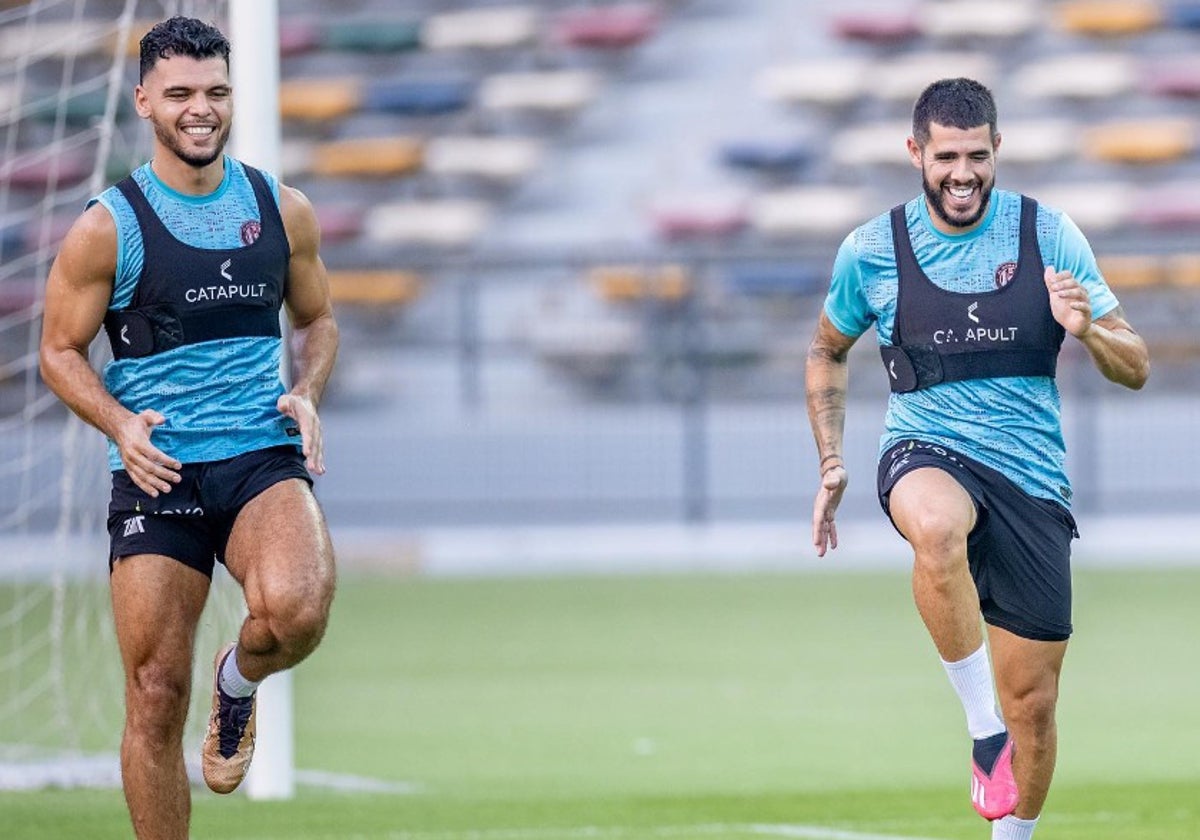 Rekik y Pozuelo, como jugadores del Al-Jazira.