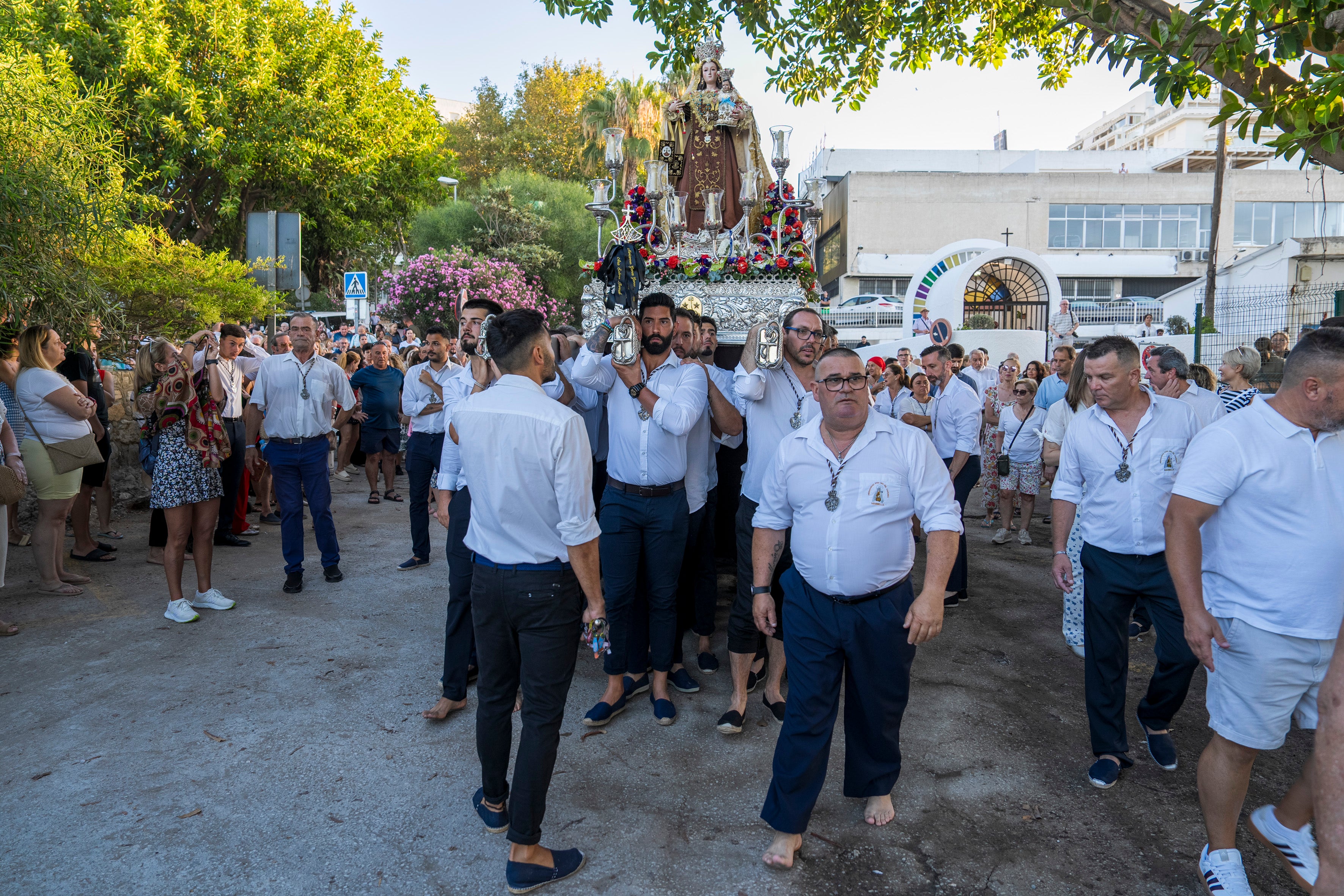 La Virgen del Carmen, en la procesión del martes por la mañana en Marbella