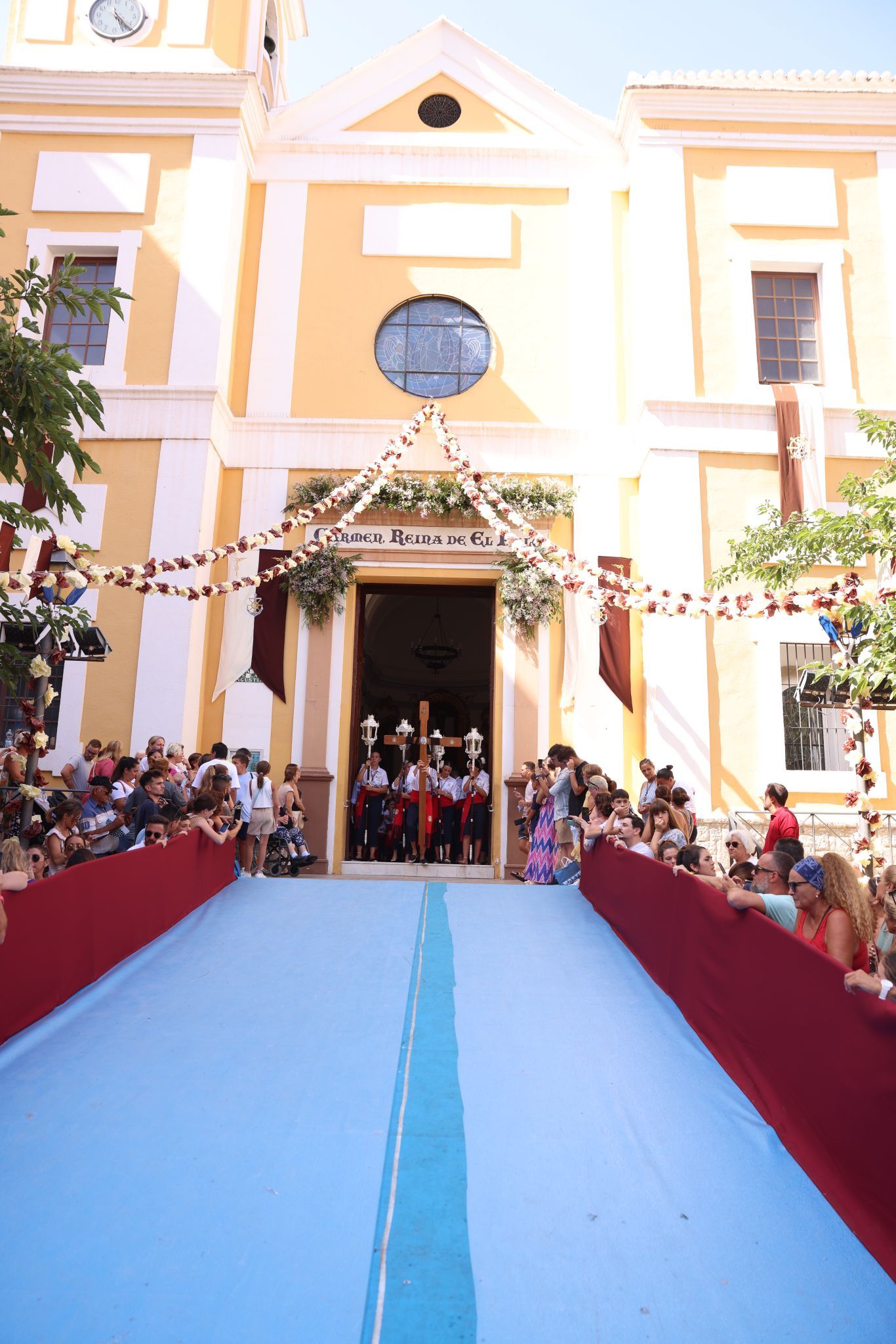 Salida de la Virgen del Carmen de la iglesia de El Palo