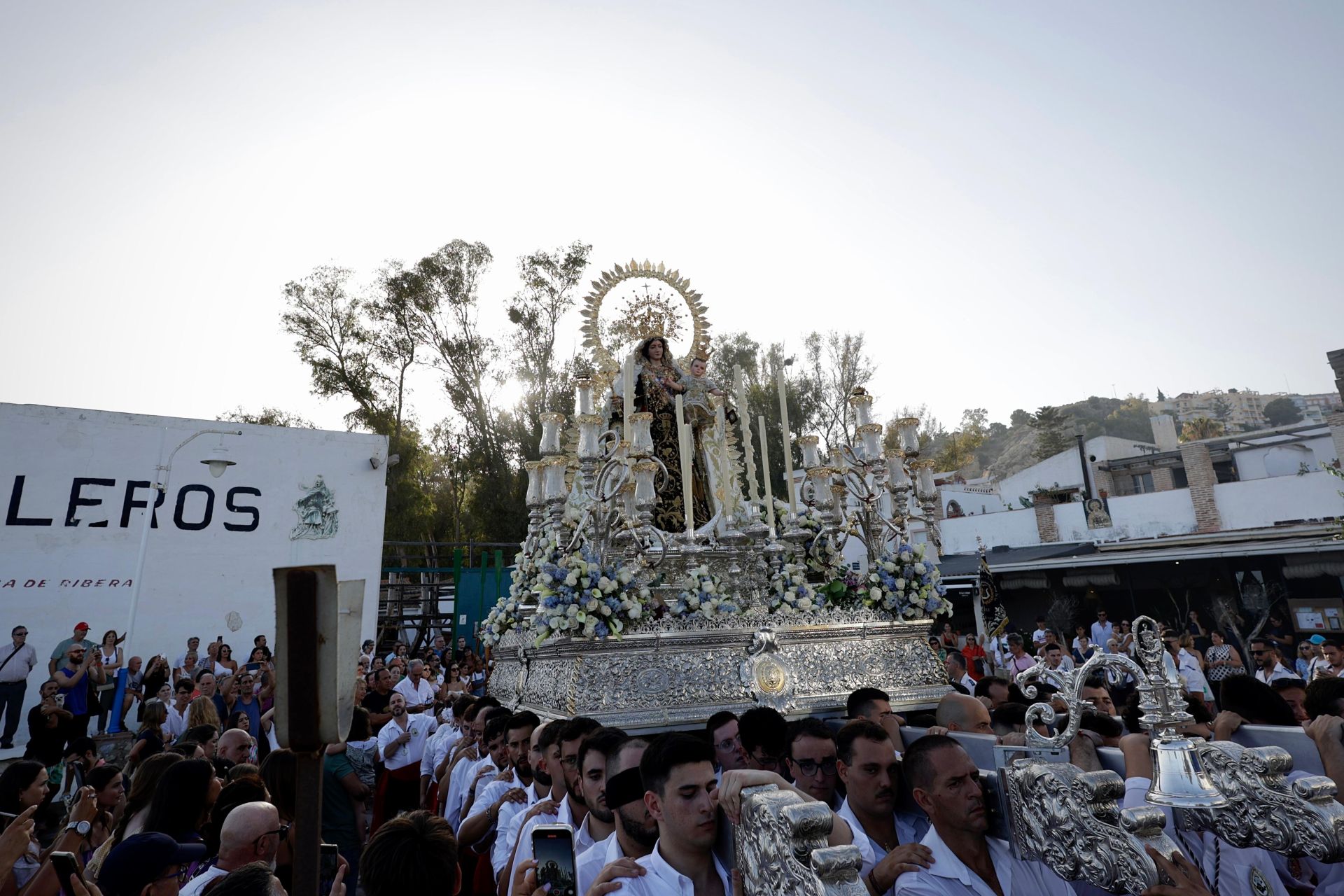 La Virgen, por las calles de Pedregalejo