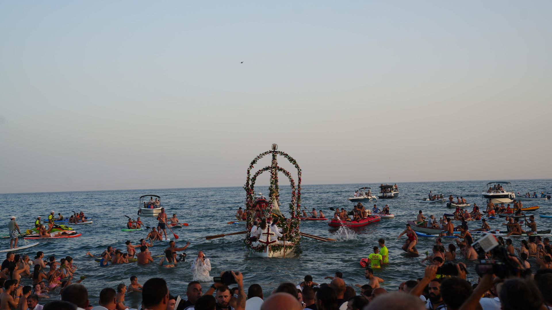 La procesión, en Rincón de la Victoria