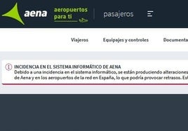 La facturación en el aeropuerto de Málaga se está haciendo a mano.