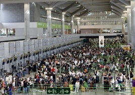 Caos en aeropuertos, bancos, gasolineras y pagos con tarjeta por un problema informático