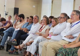 Bendodo y Gamarra, junto a otros dirigentes populares, esta mañana en Torremolinos.