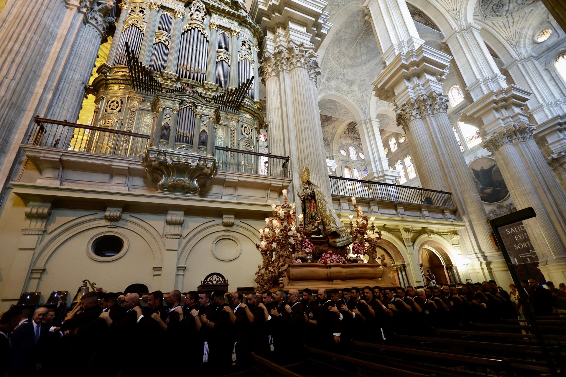 La Virgen del Carmen Coronada, en su procesión por el Centro de Málaga este sábado