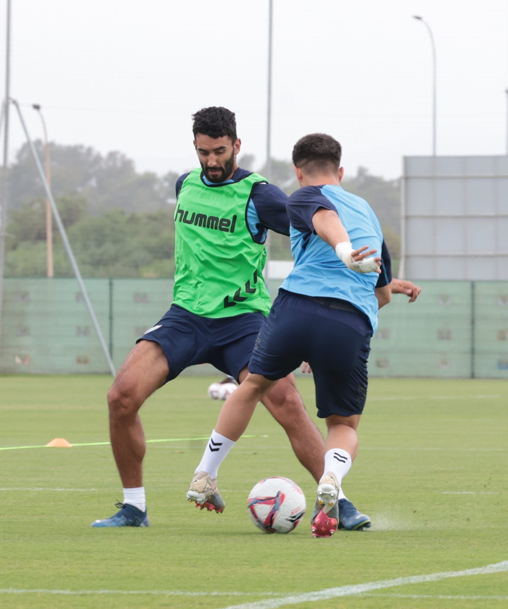 Simbólico entrenamiento del Málaga en La Academia