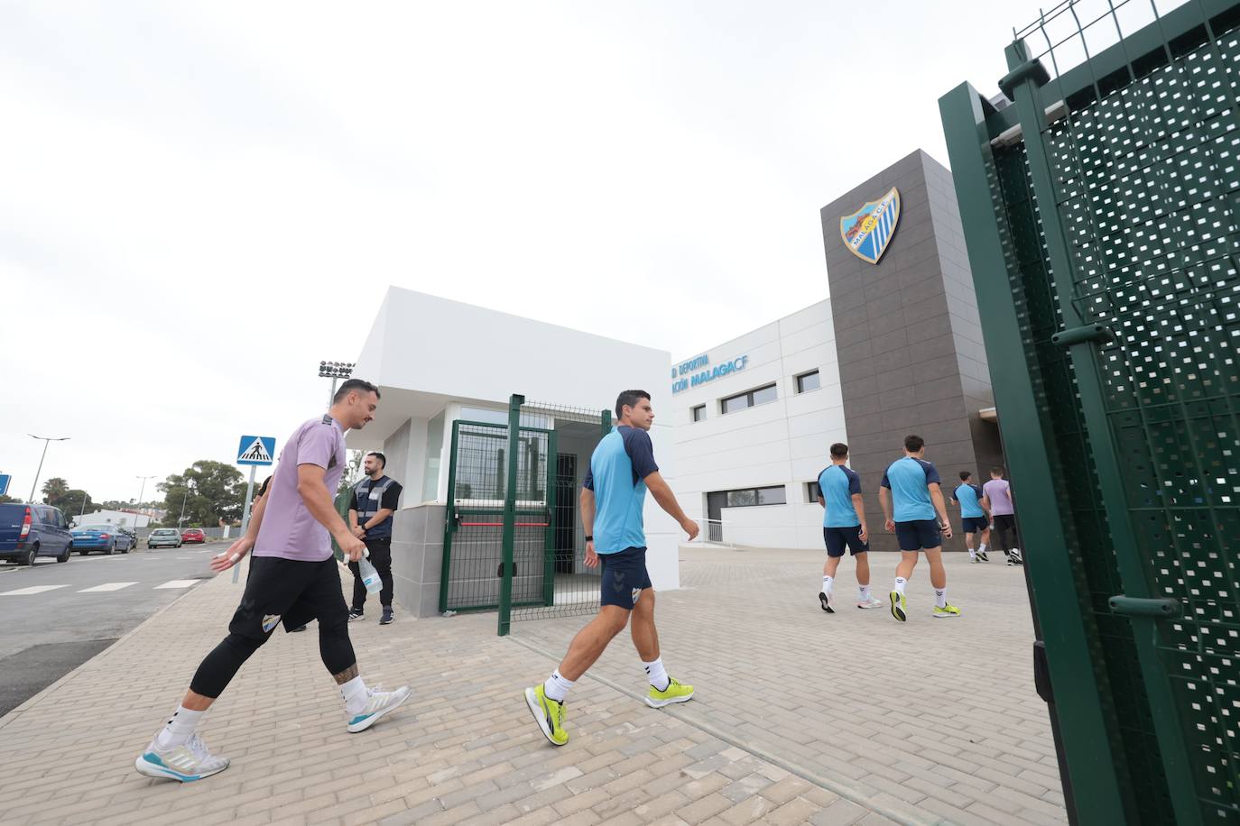 Simbólico entrenamiento del Málaga en La Academia