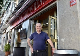 Enrique Martín, en el Bar Martiricos.