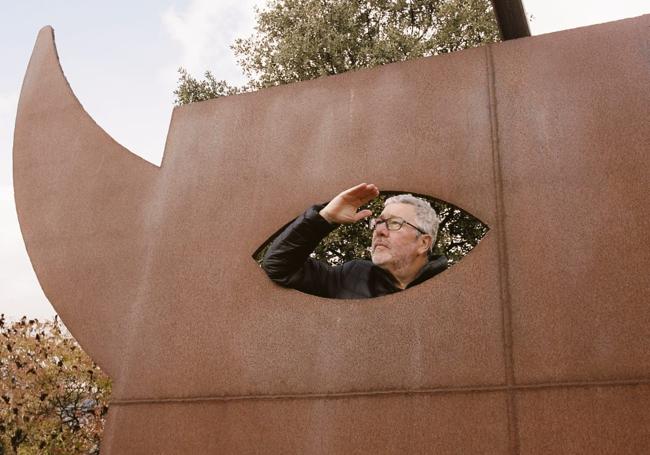 Starck, que es socio de LA Organic, en una visita a la finca.