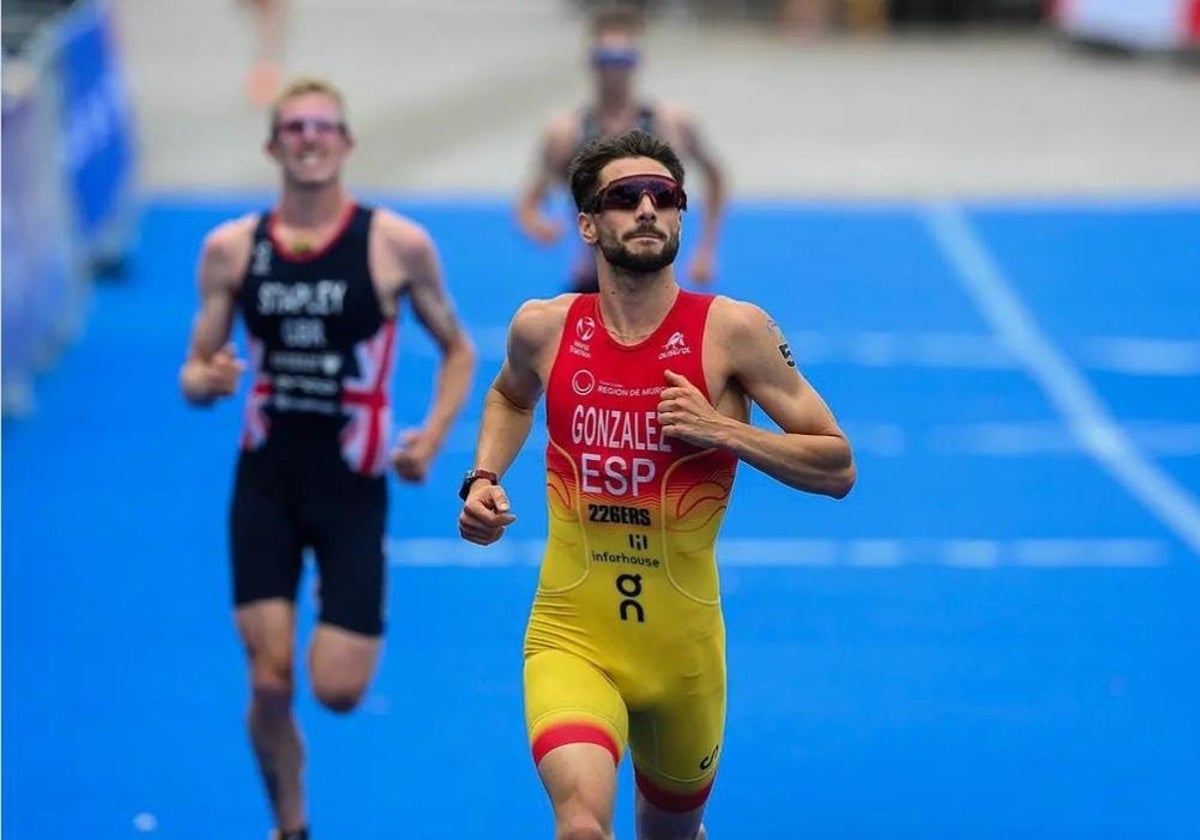 Se aplaza la actuación del triatleta Alberto González por las condiciones del río Sena