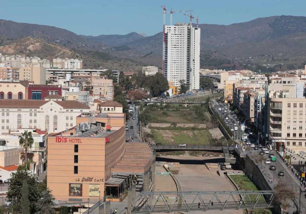 El cubrimiento del río se ejecutará entre los puentes de Armiñán y de la Aurora.