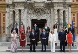 Foto de familia del nuevo Gobierno andaluz.