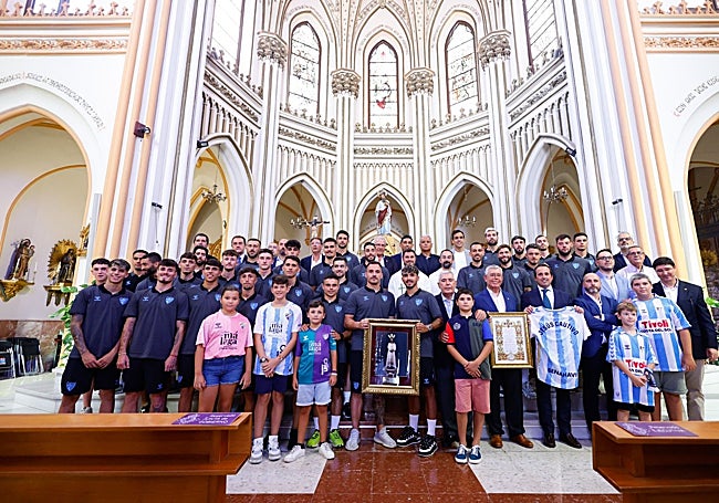 Los protagonistos del acto de este jueves en el altar mayor de San Pablo.