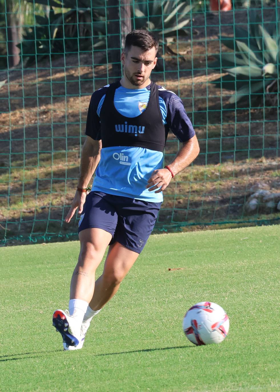 El amistoso entre el Málaga y el Al-Jazira en Marbella, en imágenes