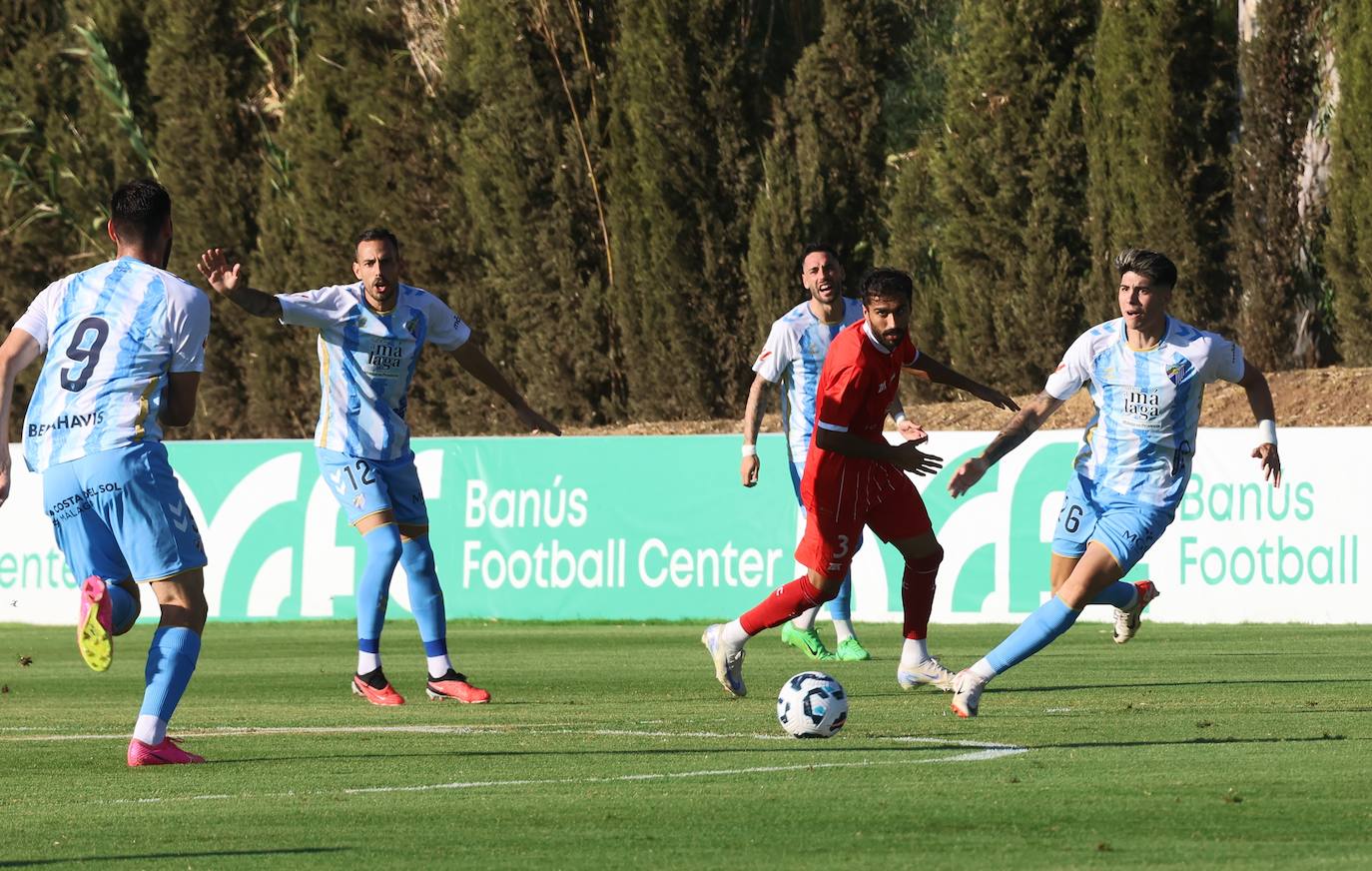 El amistoso entre el Málaga y el Al-Jazira en Marbella, en imágenes